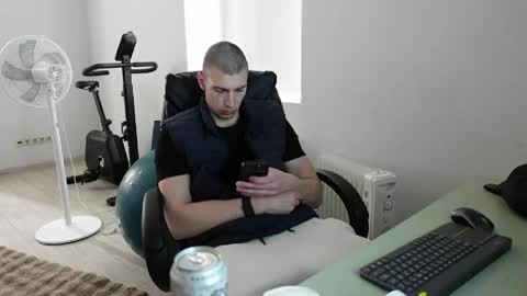 RYAN DOZER online show from May 9, 2026, 6:07 am