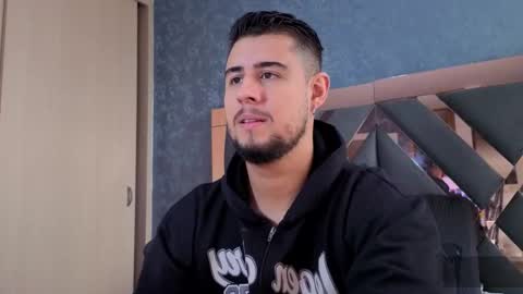 Snapshot of ryan_evanns chatting on October 12, 2025, 1:54 pm R Y A N online show from October 12, 2025, 1:54 pm