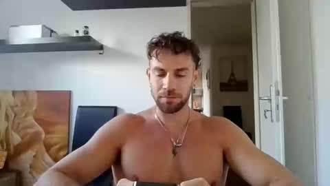 ryan_fit100 online show from September 10, 2025, 1:33 pm
