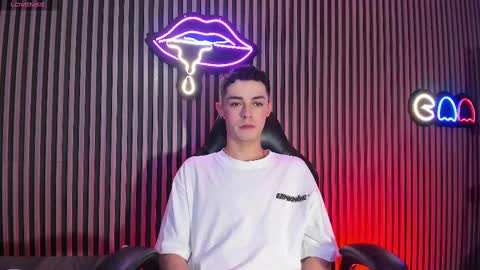 Snapshot of ryan_sailor chatting on October 7, 2025, 10:07 pm RYAN online show from October 7, 2025, 10:07 pm