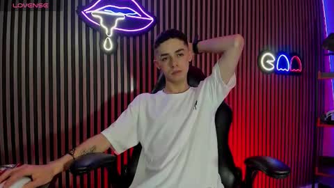 Snapshot of ryan_sailor chatting on October 17, 2025, 11:29 pm RYAN online show from October 17, 2025, 11:29 pm