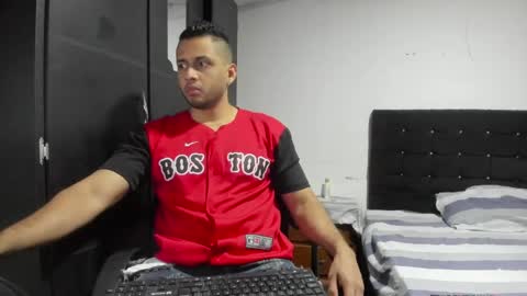 ryan_xc1 online show from May 7, 2026, 2:50 am