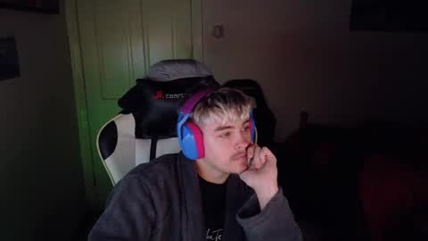 ryanisntgay794 online show from December 29, 2024, 6:03 am