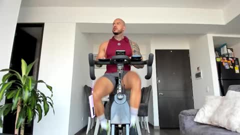 Snapshot of ryanjhonston chatting on March 25, 2026, 12:11 pm Ryan online show from March 25, 2026, 12:11 pm