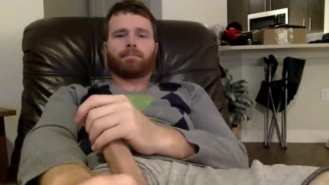 Snapshot of ryanoliver83 chatting on December 6, 2024, 3:08 am Ryan Oliver online show from December 6, 2024, 3:08 am