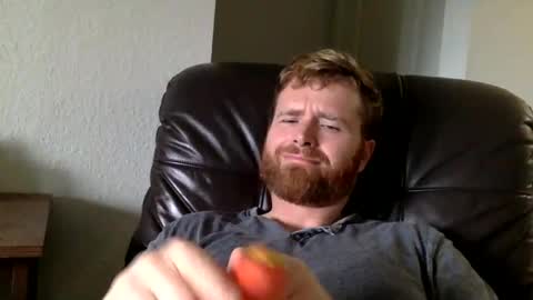 Snapshot of ryanoliver83 chatting on January 18, 2025, 6:32 pm Ryan Oliver online show from January 18, 2025, 6:32 pm