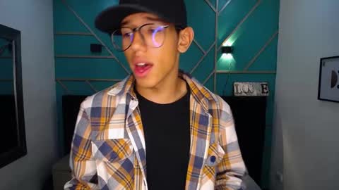 Snapshot of ryanpricee chatting on December 24, 2024, 6:22 am RyanPricee online show from December 24, 2024, 6:22 am