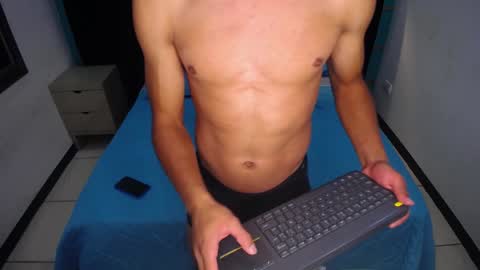 Snapshot of ryanpricee chatting on January 7, 2025, 5:33 am RyanPricee online show from January 7, 2025, 5:33 am
