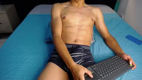 Snapshot of ryanpricee chatting on January 10, 2025, 5:47 am RyanPricee online show from January 10, 2025, 5:47 am