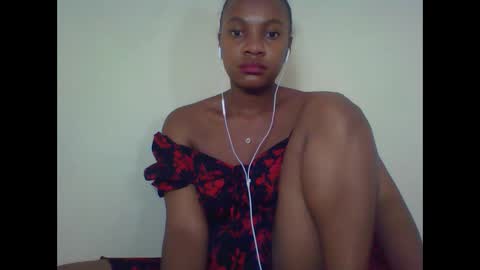 Snapshot of rycie chatting on October 2, 2025, 7:21 pm Rycie online show from October 2, 2025, 7:21 pm