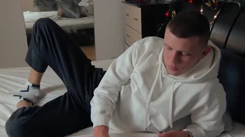 ryker_rr online show from December 19, 2024, 2:34 am