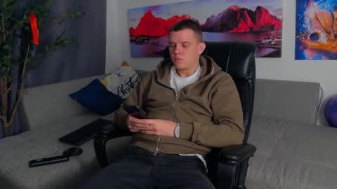 ryker_rr online show from February 24, 2025, 4:05 am