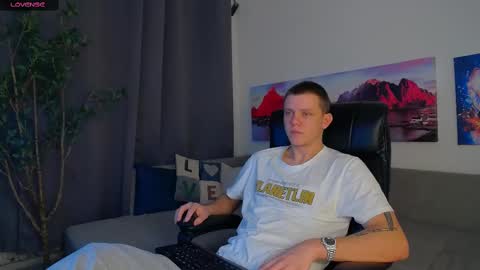 ryker_rr online show from March 1, 2025, 8:42 pm