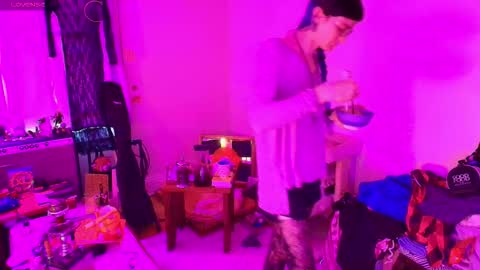 Ryn Michele online show from November 1, 2025, 8:33 pm