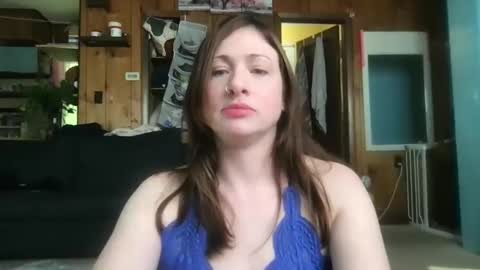 Snapshot of s496925 chatting on September 22, 2025, 5:37 pm s496925 online show from September 22, 2025, 5:37 pm