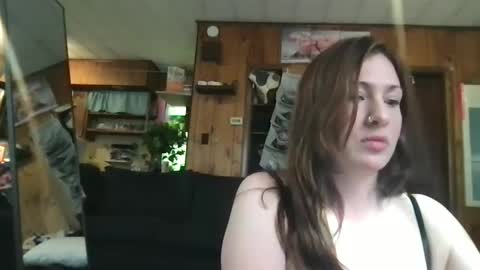 Snapshot of s496925 chatting on September 29, 2025, 3:17 pm s496925 online show from September 29, 2025, 3:17 pm