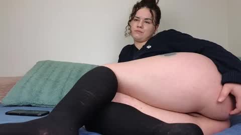 Snapshot of s_leanne_ chatting on October 3, 2025, 9:28 am Leanne online show from October 3, 2025, 9:28 am