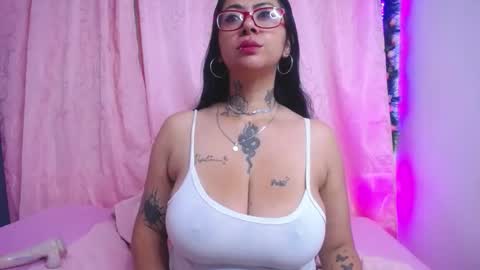 saalomee 1 online show from December 23, 2024, 1:56 pm