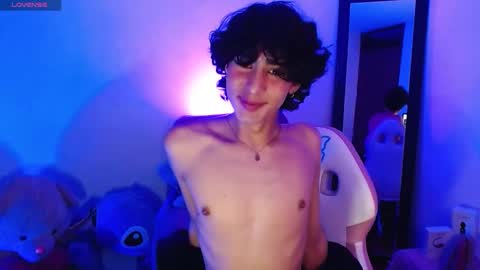 Santi  online show from September 21, 2025, 12:45 am