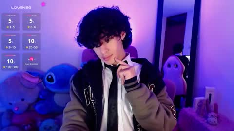 Santi  online show from September 22, 2025, 2:02 am