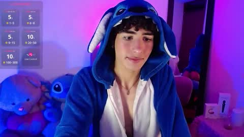 Santi  online show from September 26, 2025, 1:53 am