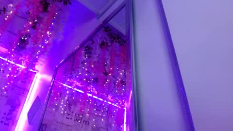 Snapshot of saara_martin chatting on May 5, 2026, 12:24 pm 1 online show from May 5, 2026, 12:24 pm