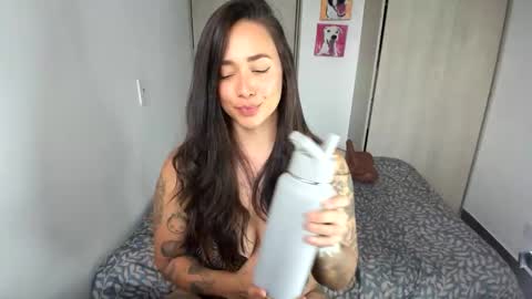 Sara online show from November 24, 2025, 9:03 pm