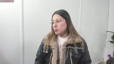 Snapshot of saaya_tay chatting on October 1, 2025, 3:23 am saaya_tay online show from October 1, 2025, 3:23 am