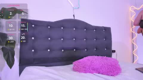 Snapshot of saaya_tay chatting on October 15, 2025, 7:41 am saaya_tay online show from October 15, 2025, 7:41 am