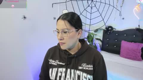 Snapshot of saaya_tay chatting on October 28, 2025, 3:10 am saaya_tay online show from October 28, 2025, 3:10 am