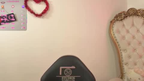 saaya_tay online show from November 9, 2025, 3:16 am