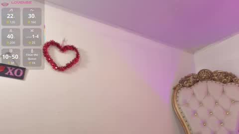 saaya_tay online show from November 10, 2025, 3:16 am