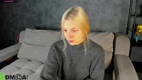 Snapshot of sabrina_moun chatting on October 20, 2025, 9:21 am sabrina_moun online show from October 20, 2025, 9:21 am