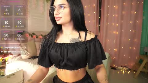 Sabrina Rue online show from September 17, 2025, 1:24 pm