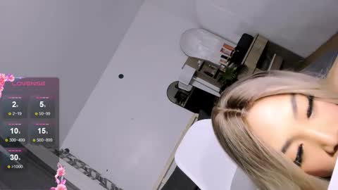 urHOT SABBY online show from March 10, 2026, 1:54 am