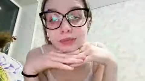 Snapshot of sabrinahandlin chatting on April 28, 2026, 7:08 pm Sabrina online show from April 28, 2026, 7:08 pm