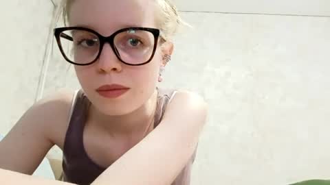 Snapshot of sabrinahandlin chatting on April 30, 2026, 8:57 pm Sabrina online show from April 30, 2026, 8:57 pm