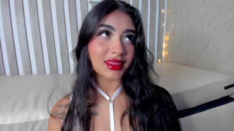 mariana  online show from December 26, 2024, 10:09 pm