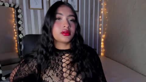 mariana  online show from February 25, 2025, 9:13 pm