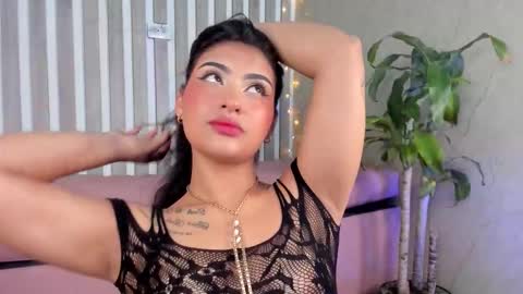 mariana  online show from September 11, 2025, 9:15 pm