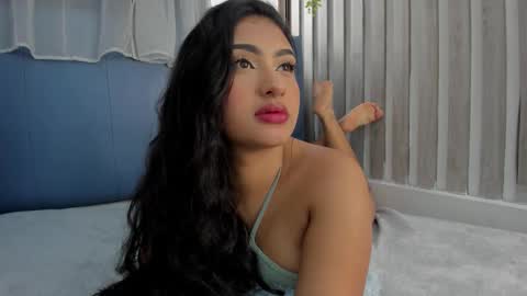 Snapshot of sabrinahims_ chatting on September 29, 2025, 9:52 pm mariana online show from September 29, 2025, 9:52 pm