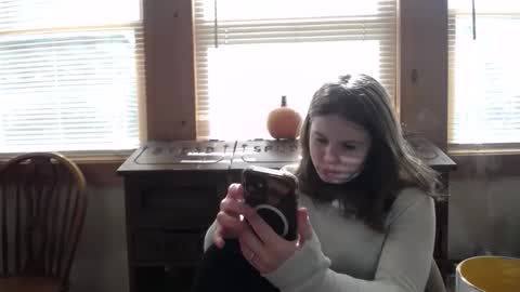 Sabrina online show from October 17, 2025, 3:58 pm