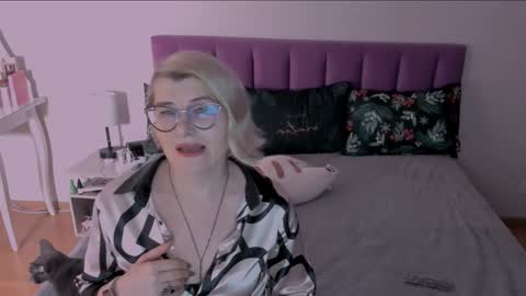 Sabrina MacMarren online show from December 16, 2024, 7:00 pm