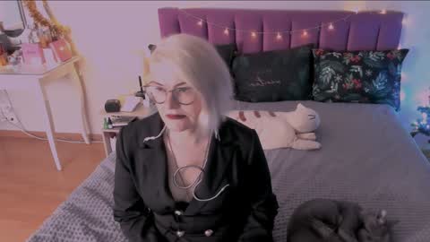 Sabrina MacMarren online show from December 29, 2024, 4:30 pm