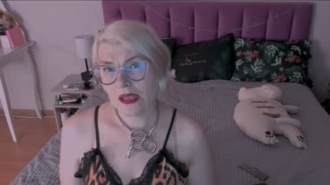 Sabrina MacMarren online show from January 4, 2025, 4:33 am