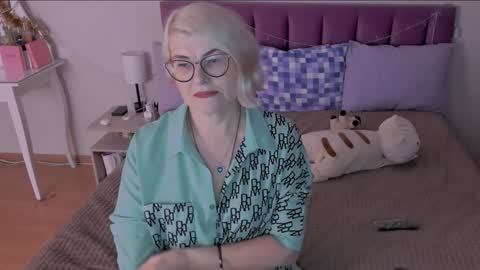 Sabrina MacMarren online show from January 19, 2025, 1:22 pm