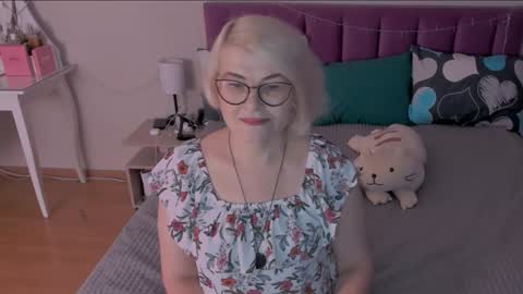 Sabrina MacMarren online show from January 21, 2025, 1:43 pm