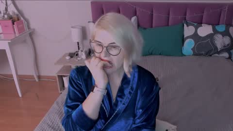 Sabrina MacMarren online show from January 21, 2025, 6:23 pm
