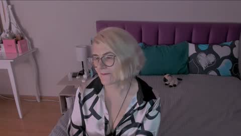 Sabrina MacMarren online show from January 24, 2025, 8:32 pm
