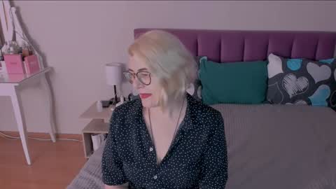 Sabrina MacMarren online show from January 25, 2025, 3:30 pm